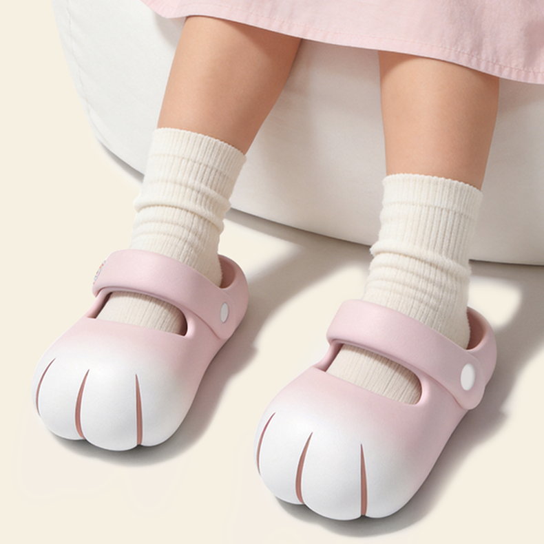 Sensori™ Cat Paw Splash Sandals