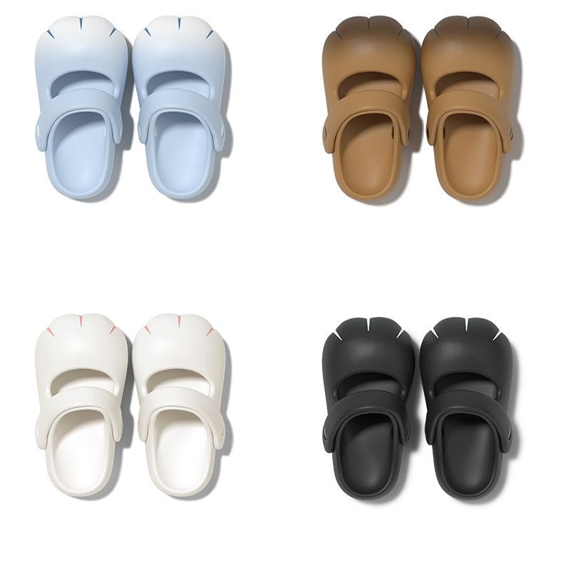 Sensori™ Cat Paw Splash Sandals